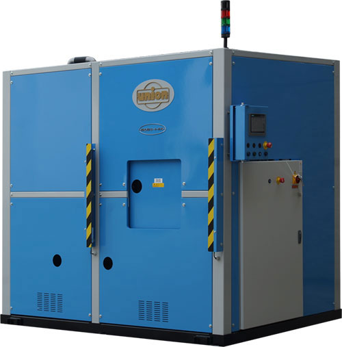 Solvent-based cleaning machines